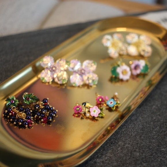 New 14K Gold HAND PAINTED Monet Flower spring Stud - Picture 7 of 7